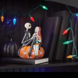 Figurine Jack Et Sally Sur Une Citrouille Disney Traditions